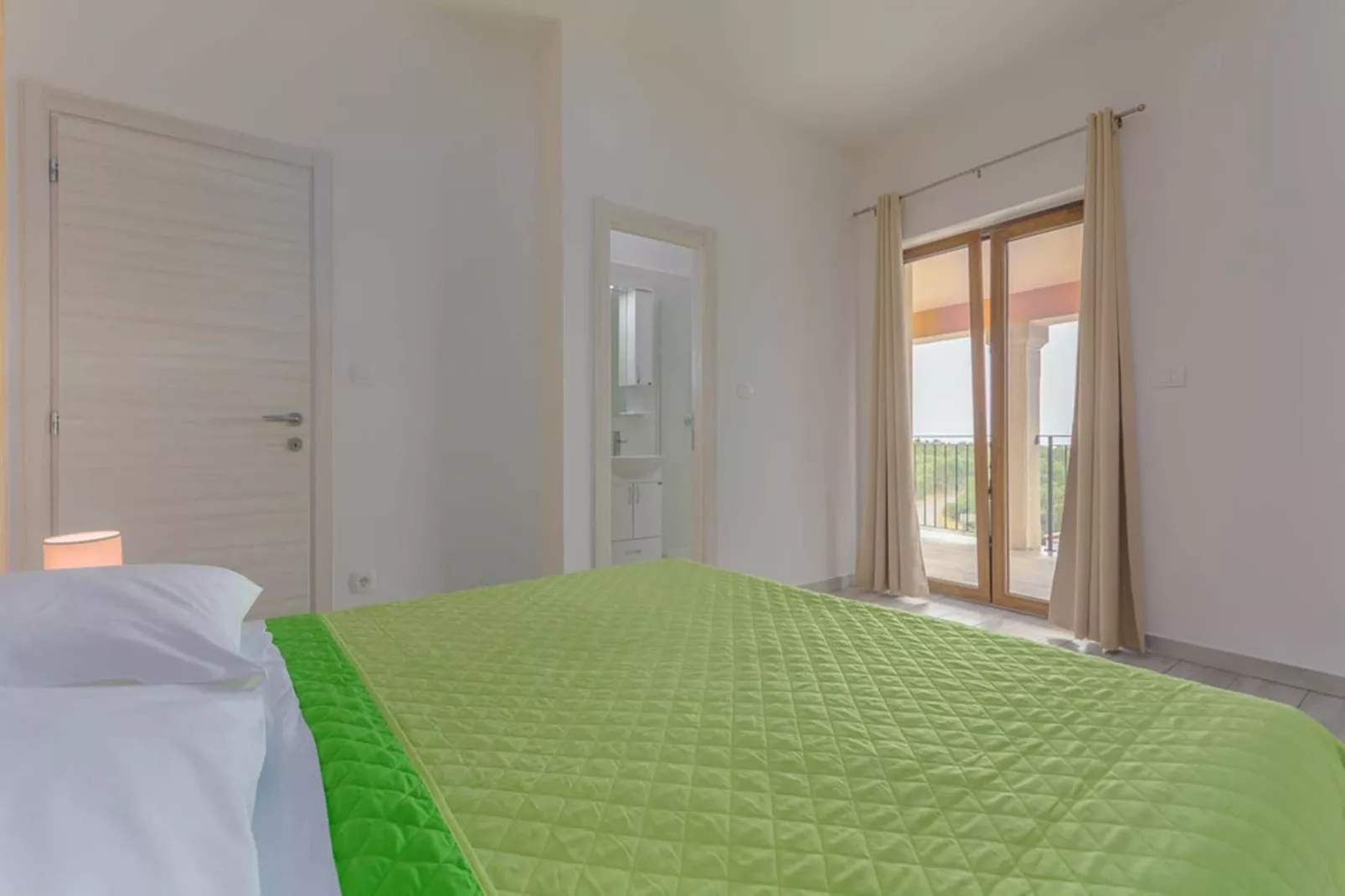 Santa Lucia - Villa with Private Pool & Sea View-Slaapkamer