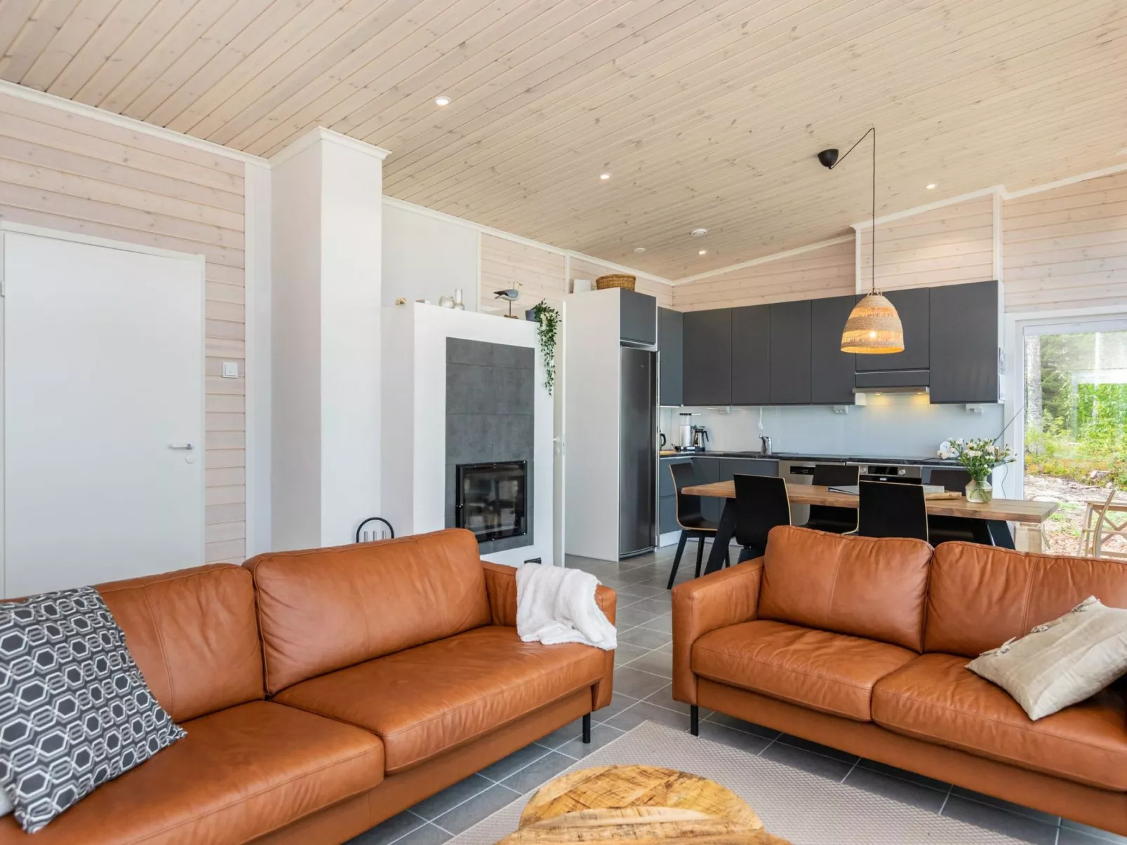 Hot pool cottage kesäranta-Binnen