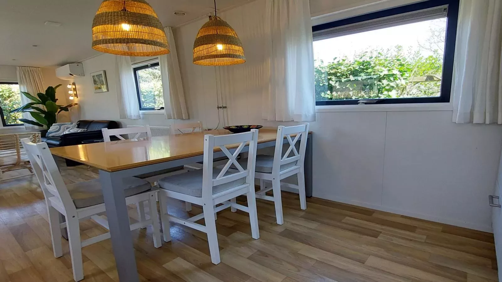 Chalet Sea Birds-Eetkamer