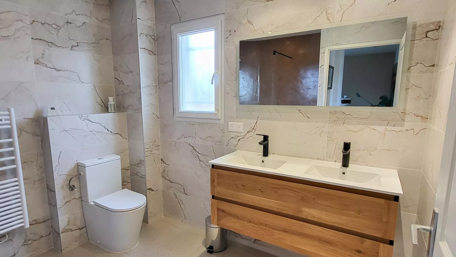 Les petits Burons-Badkamer