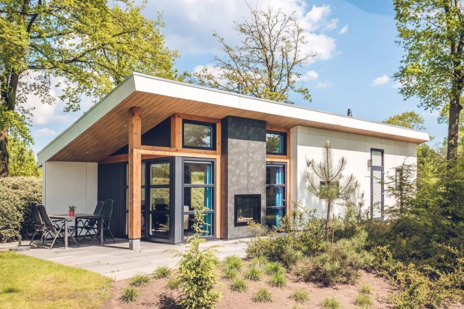 Voordevilla | 2 - 4 persons-Buitenkant zomer