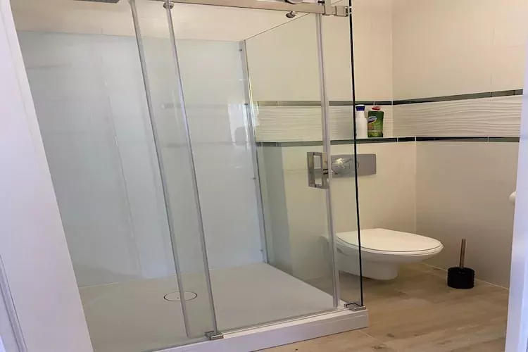 Pokój 3-osobowy I piętro-Badkamer