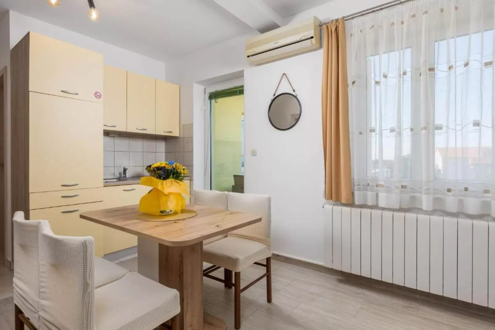 Apartment Slavica 3 - Yellow Sun-Keuken
