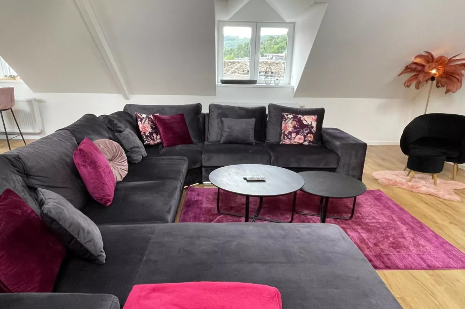 Rooftop Purple-Woonkamer