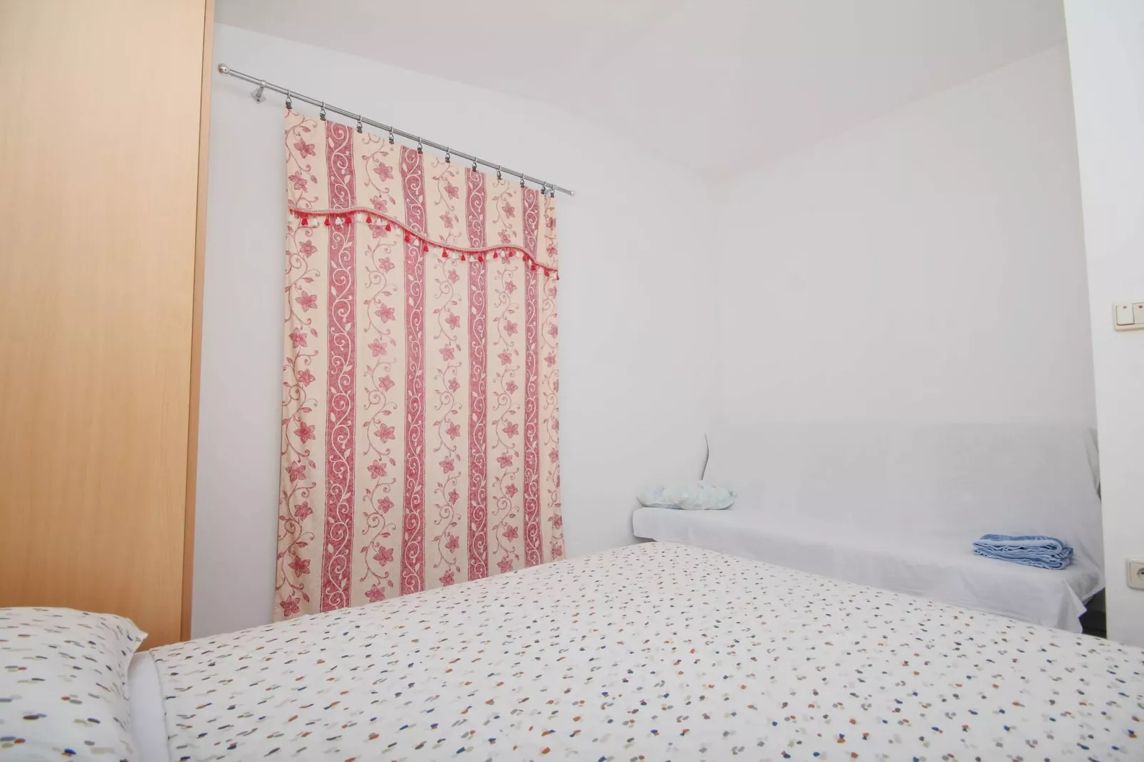 Apartment Mara - two bedroom apartment-Slaapkamer