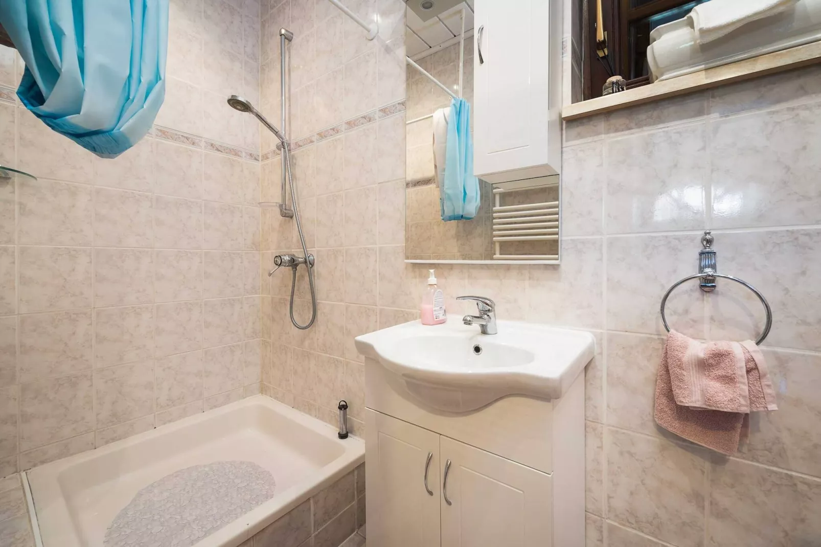 Apartment Hortenzija - Two bedroom apartment-Badkamer