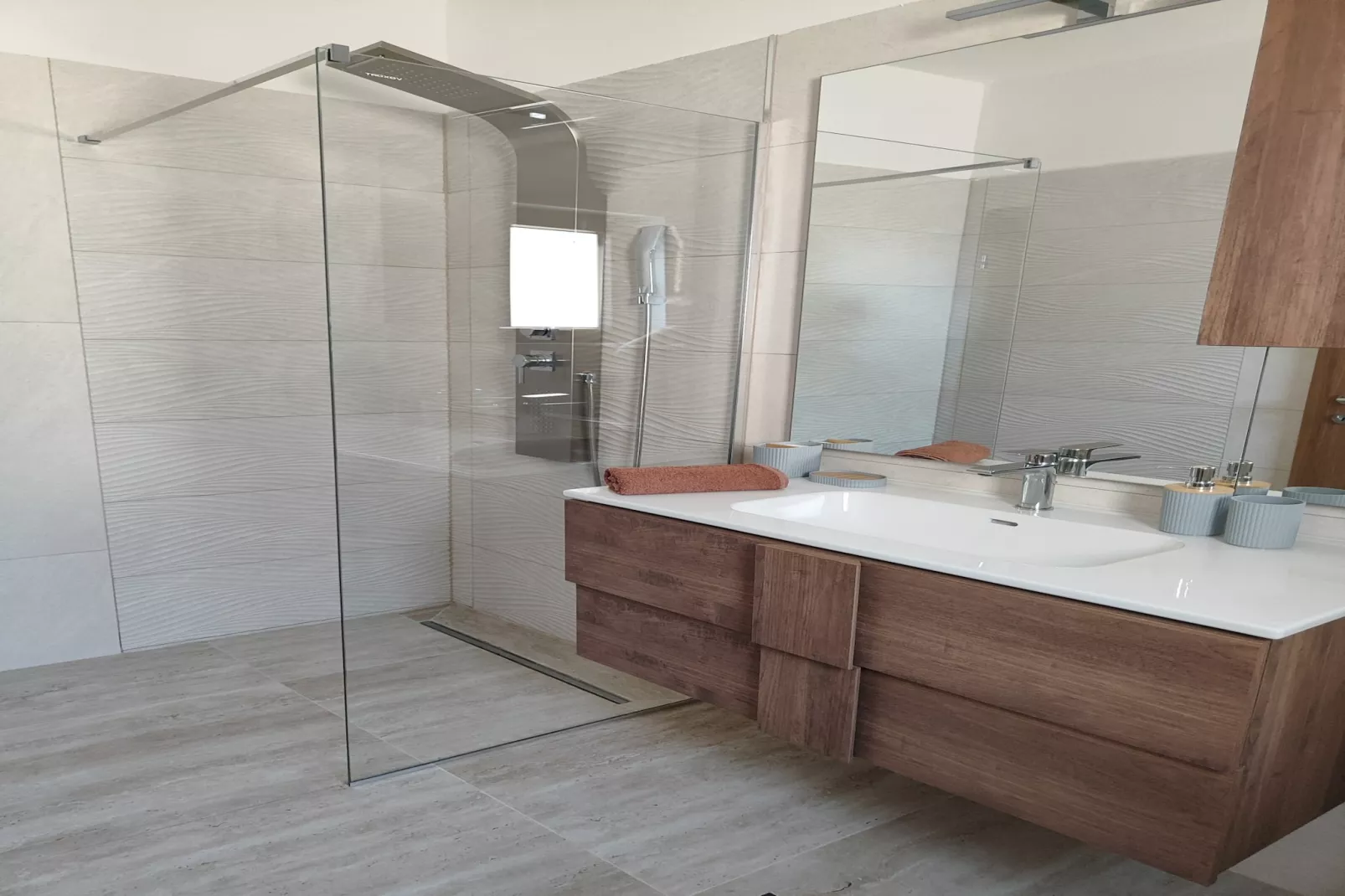 Apartments Rina - one bedroom apartment A4-Badkamer