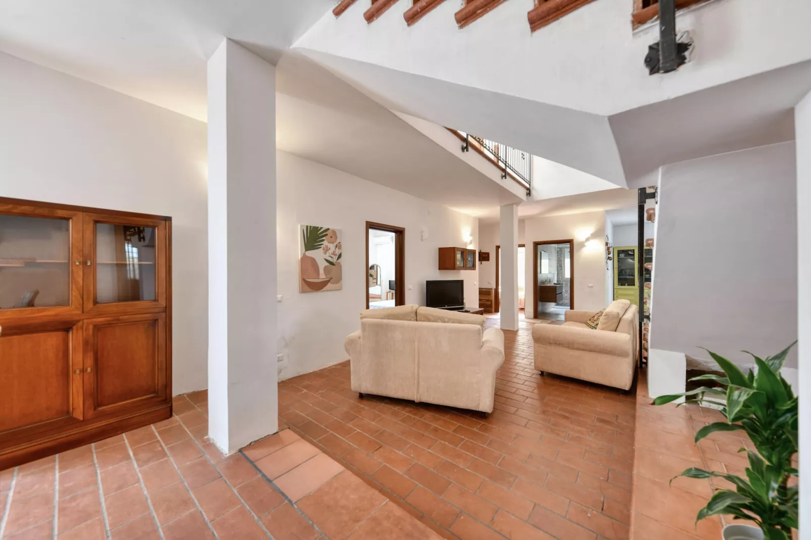 Villa Giugiò mit Privatpool-Woonkamer