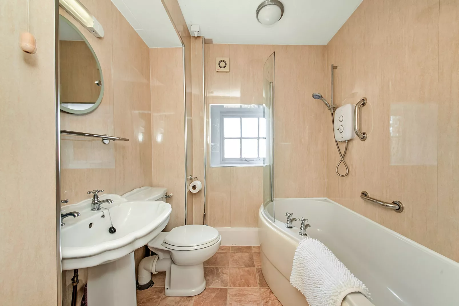 Pennine Hall Apt-Badkamer