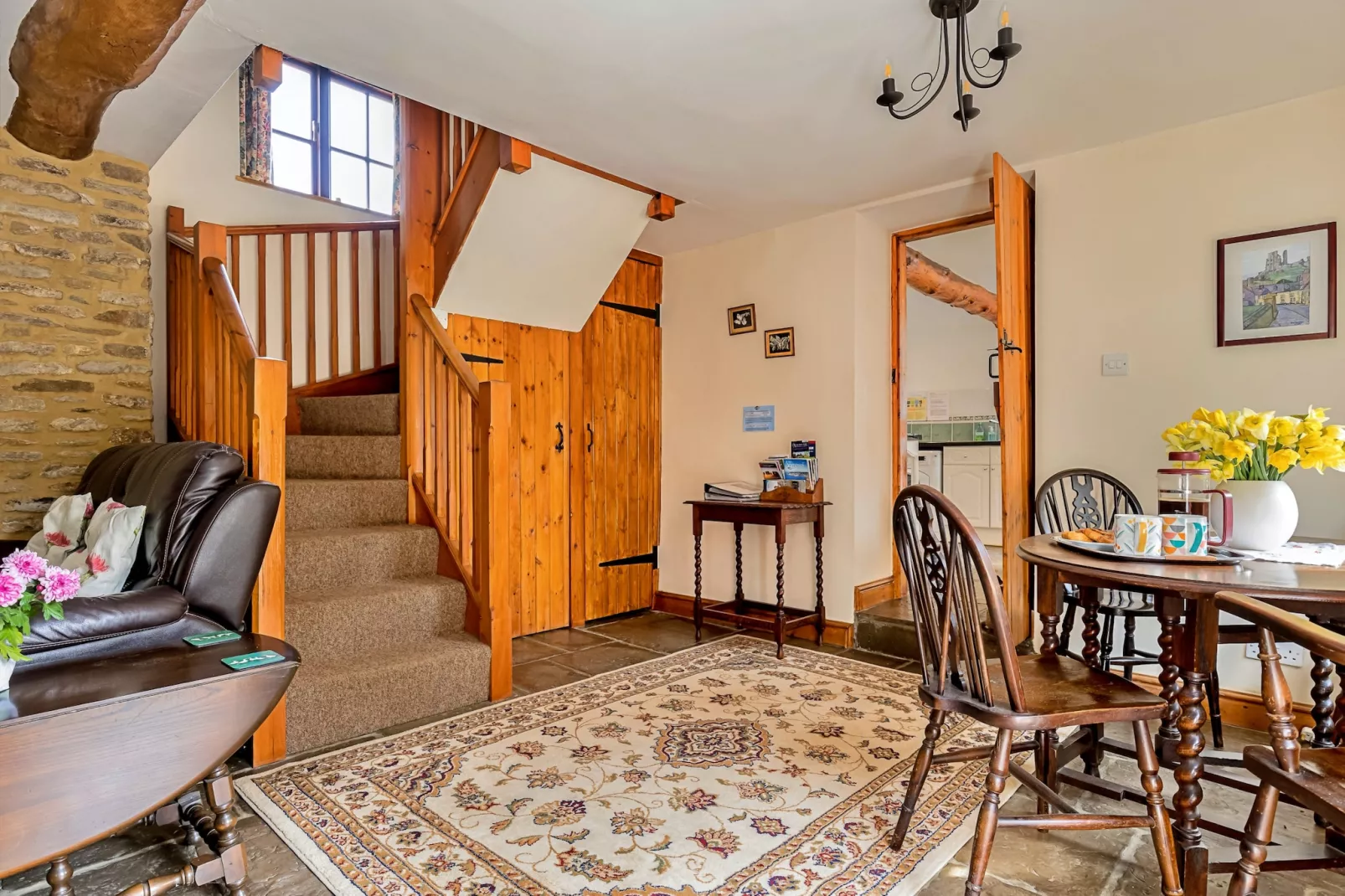 Fives Court Cottage-Woonkamer