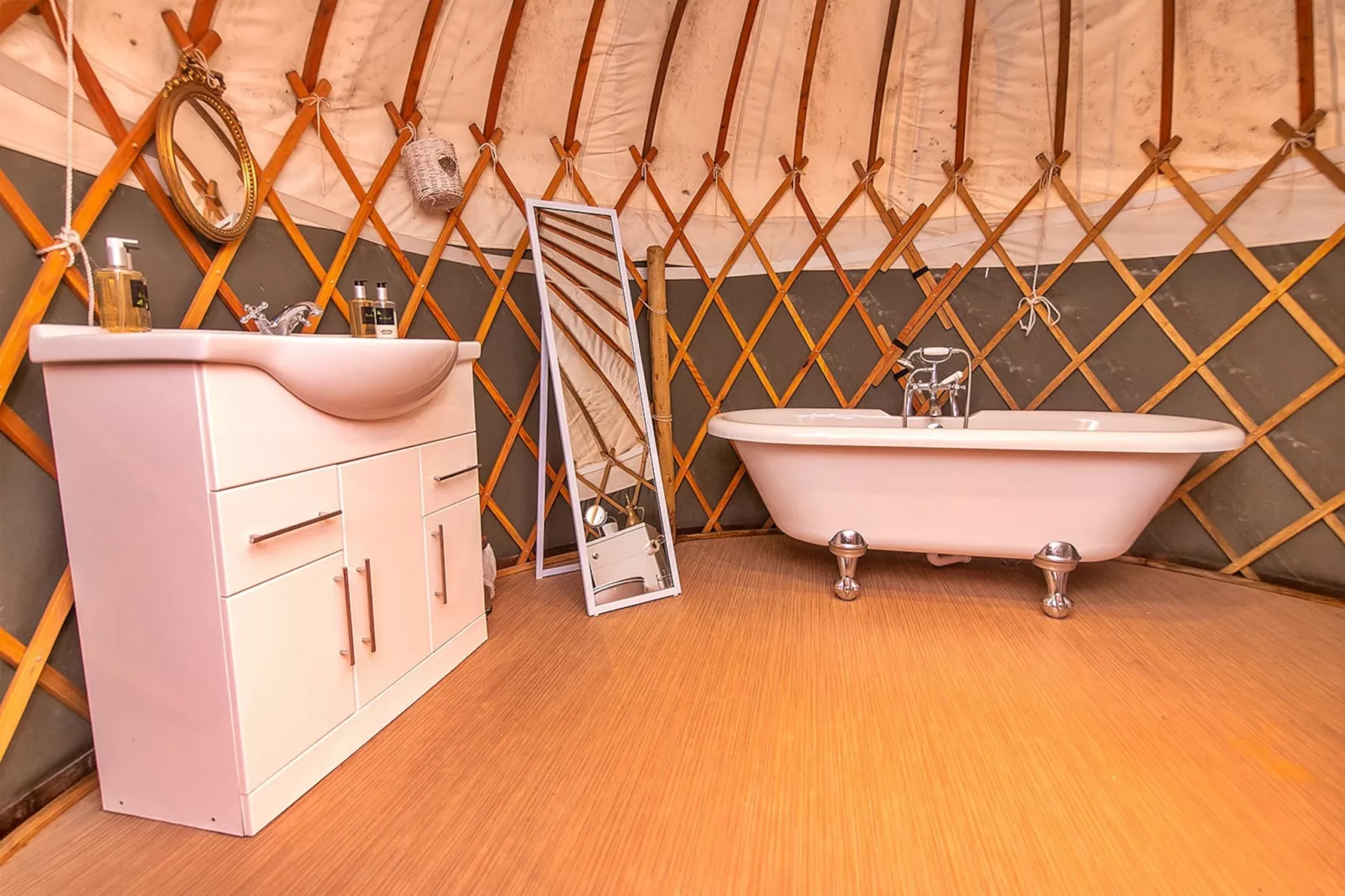 Bramble Yurt-Badkamer