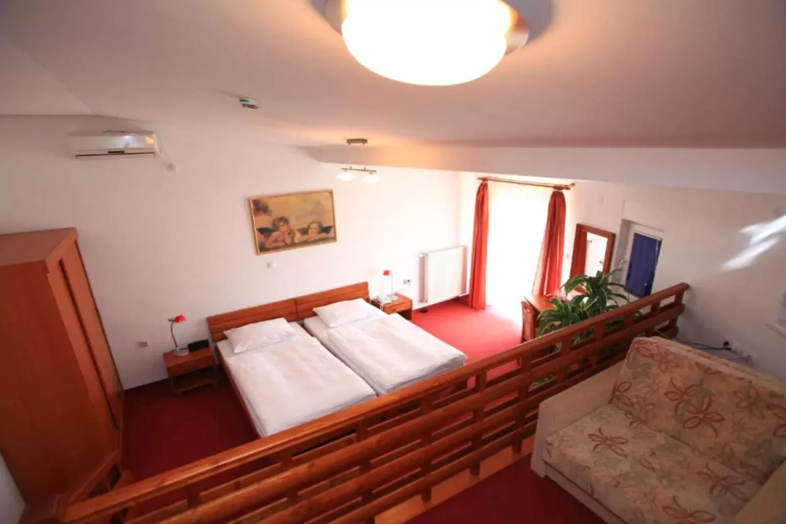 Hotel Orion - Triple Room with Mountain View-Slaapkamer