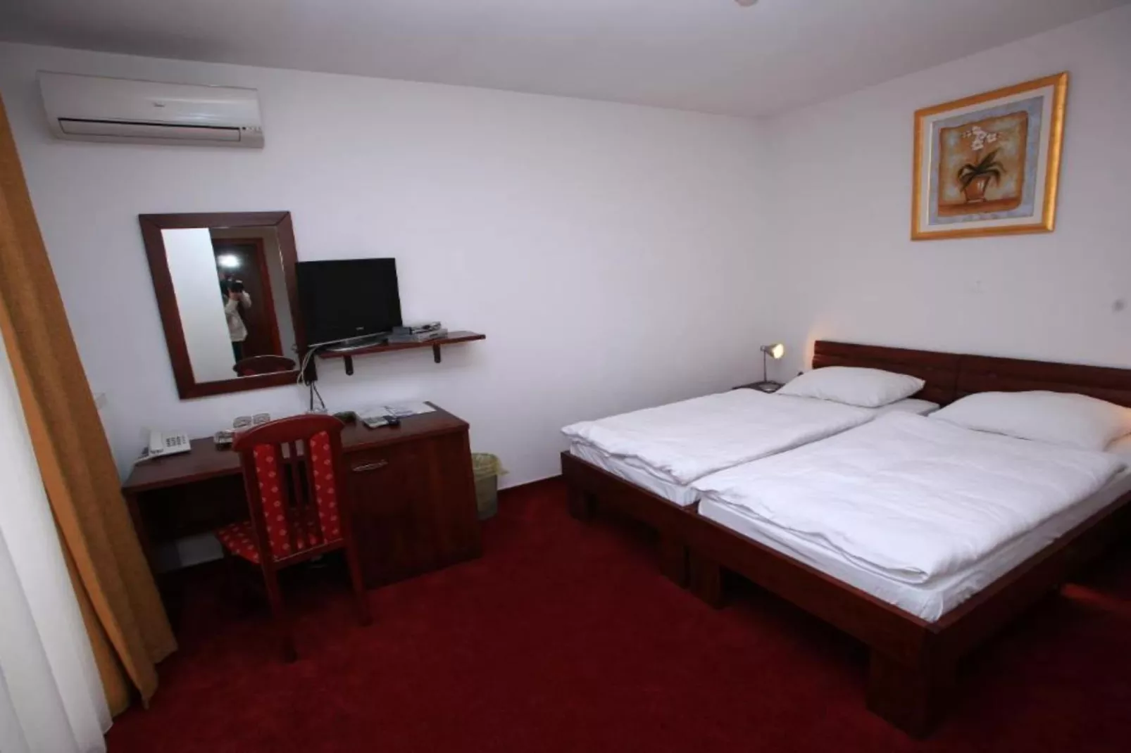 Hotel Orion - Triple Room with Terrace-Slaapkamer