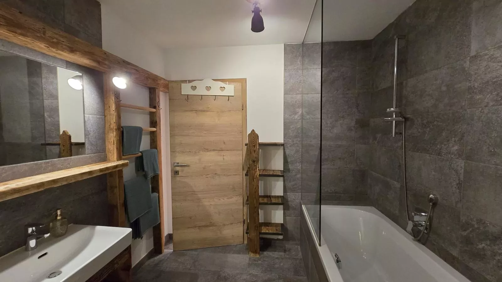 Tauernapart-Badkamer