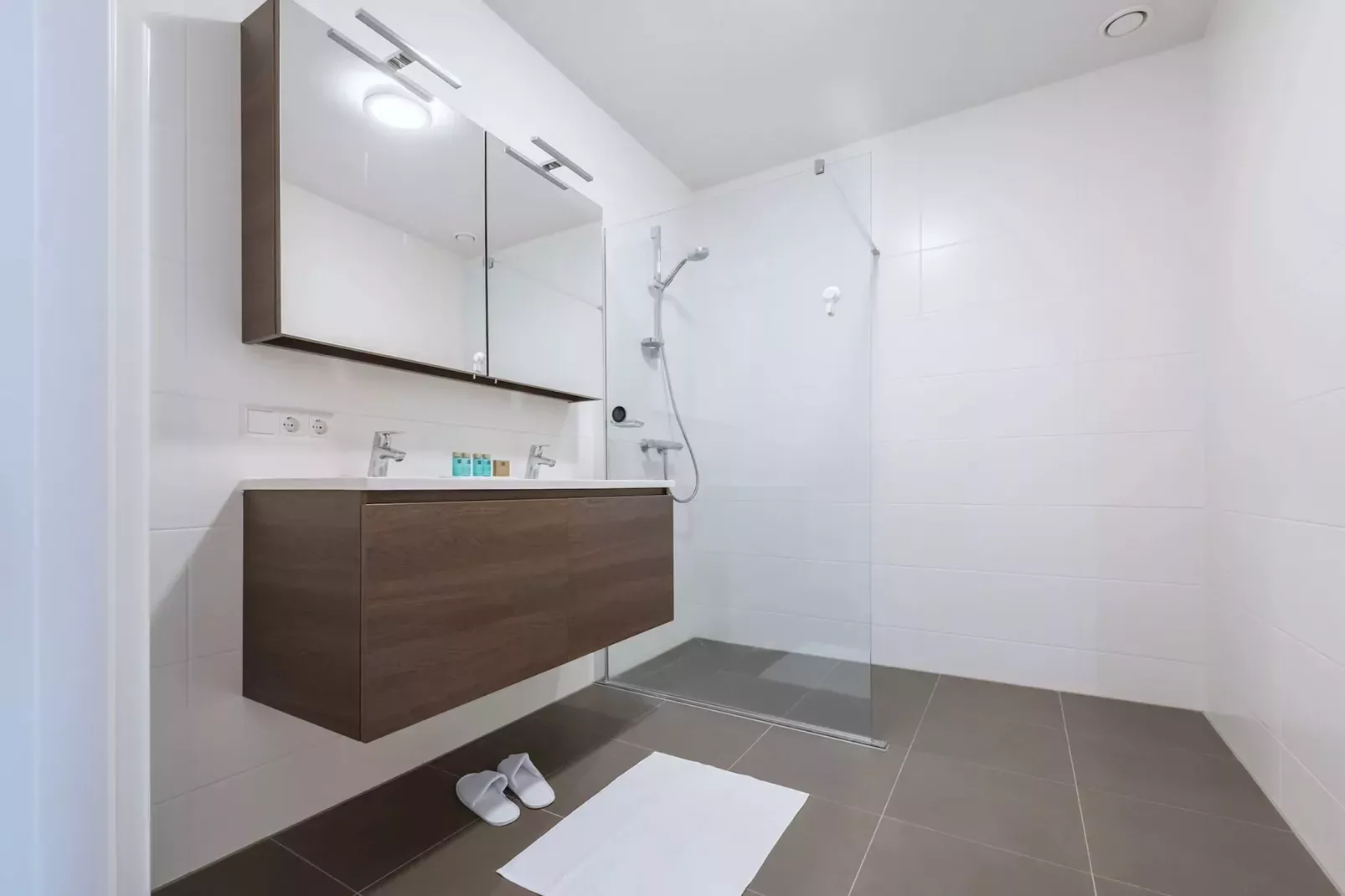 Breskens Apartments & Penthouses 7-Buitenkant zomer