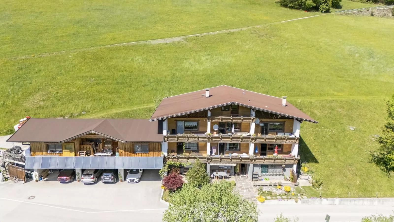Berghof-Buitenkant zomer