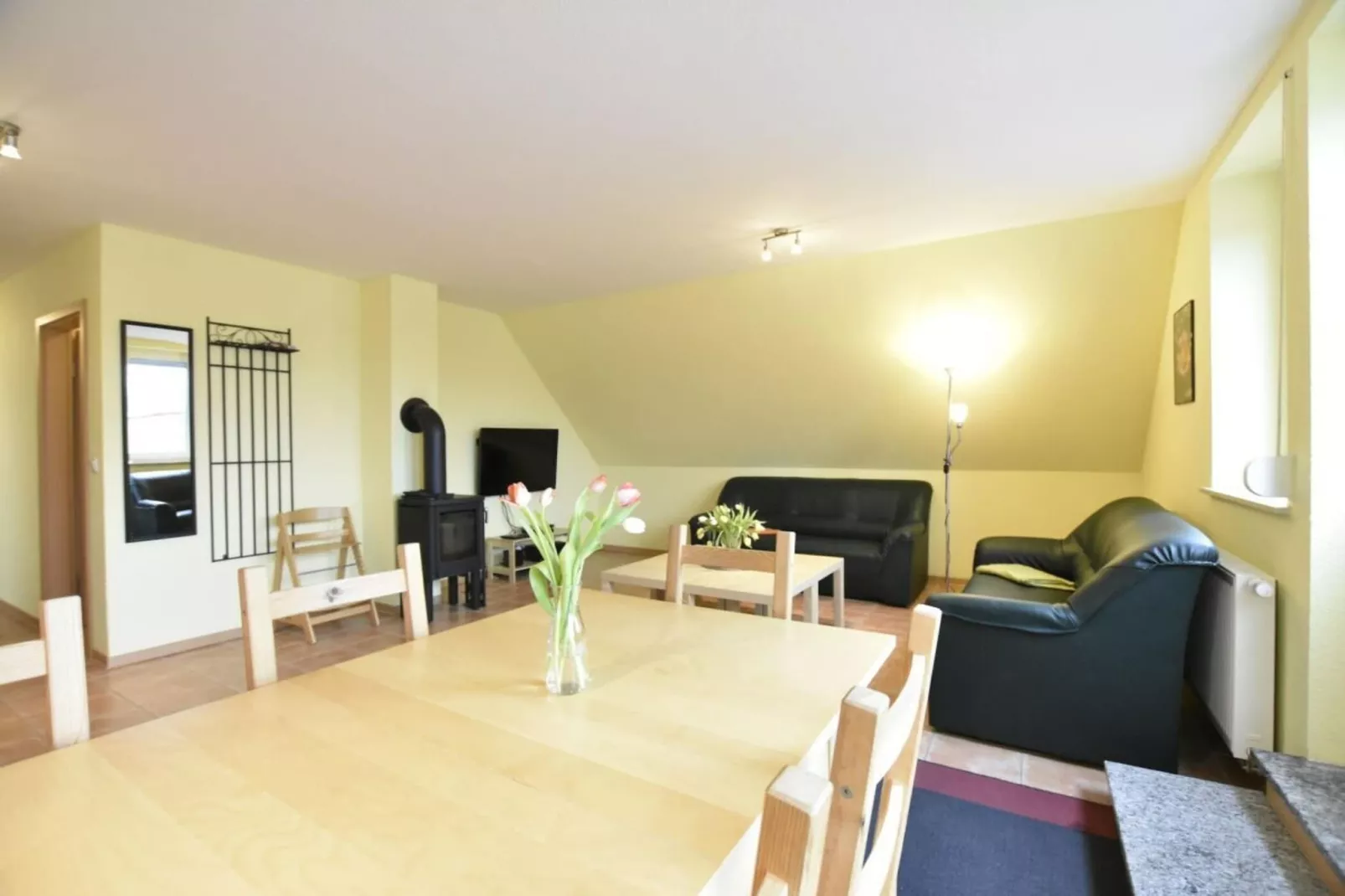 264432-Eetkamer