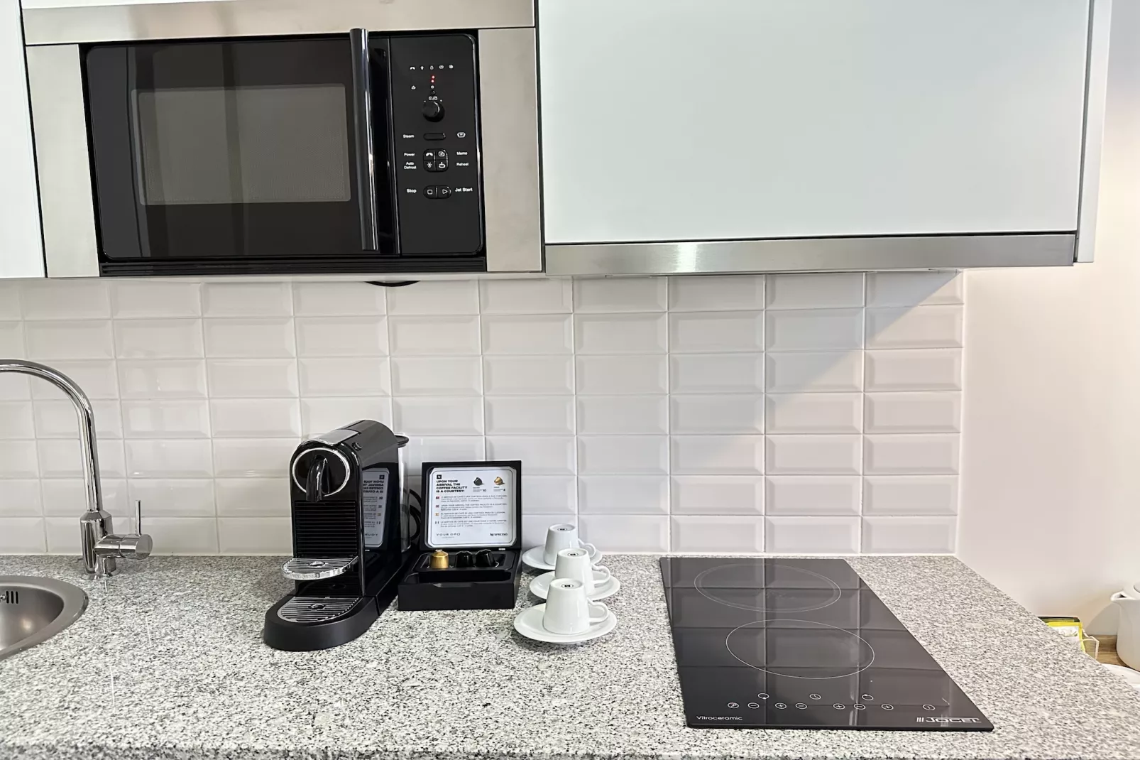 YOUROPO - Typical House 3-Keuken