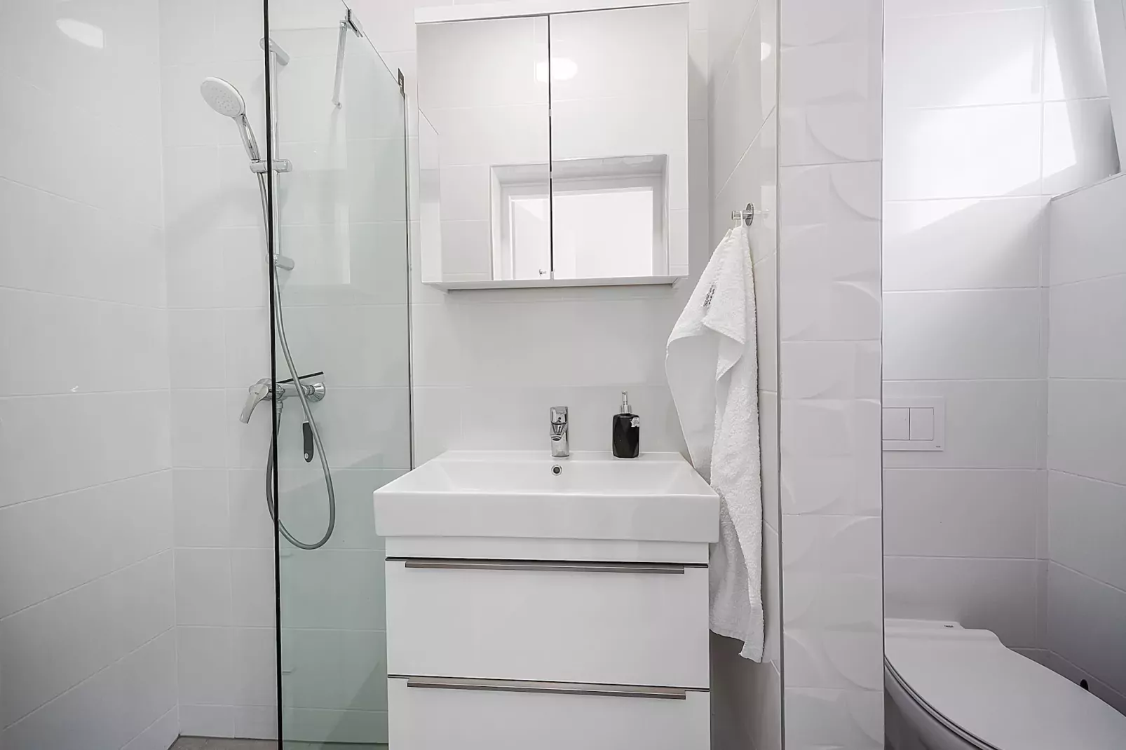 Max - Garden view, One Bedroom Apt. With Terrace-Badkamer