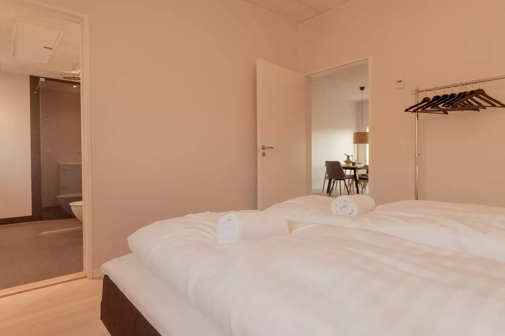 Stijlvol 4BR Apt in Torshavn -- By Traum Ferienwohnungen-Binnen