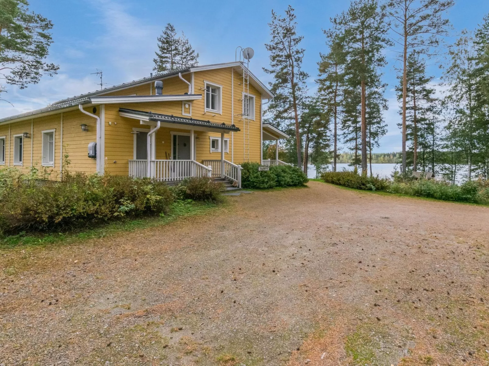 Kartanohuvila-Buiten