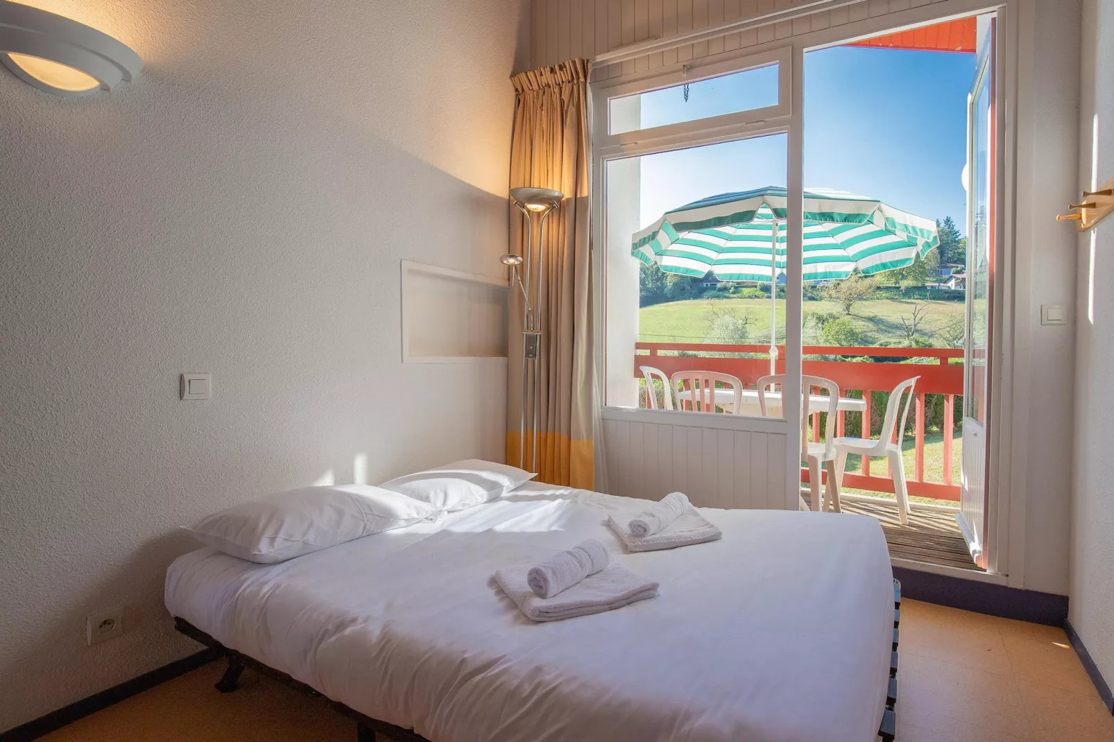Saint-Jean-Pied-de-Port - Appartement 3 Pièces 5 Personnes 1  bébé-Slaapkamer