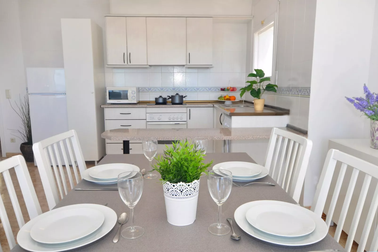 1172 CANYELLES vista Mar-Eetkamer