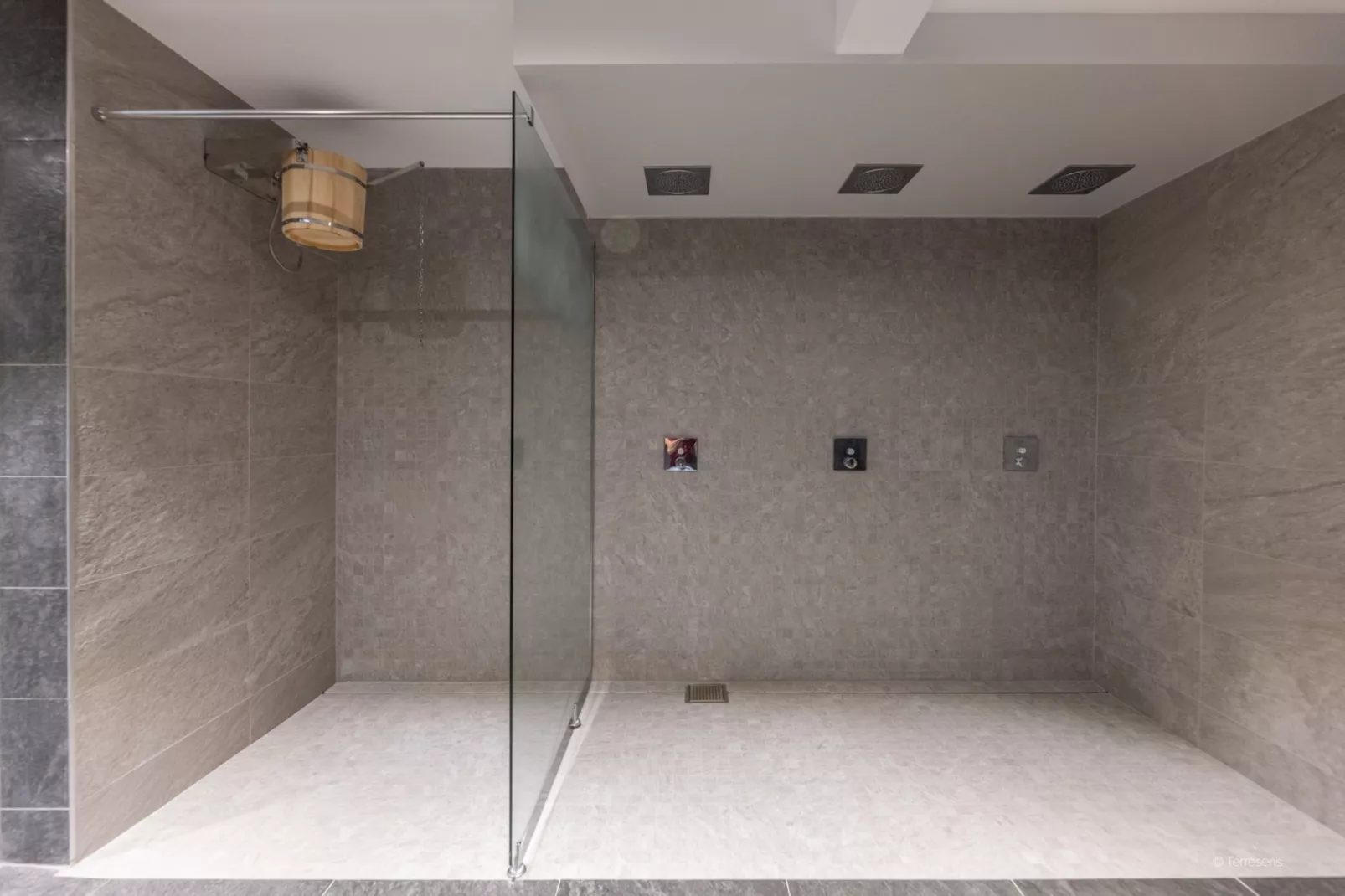Le Cristal Lodge-RD2P-Badkamer