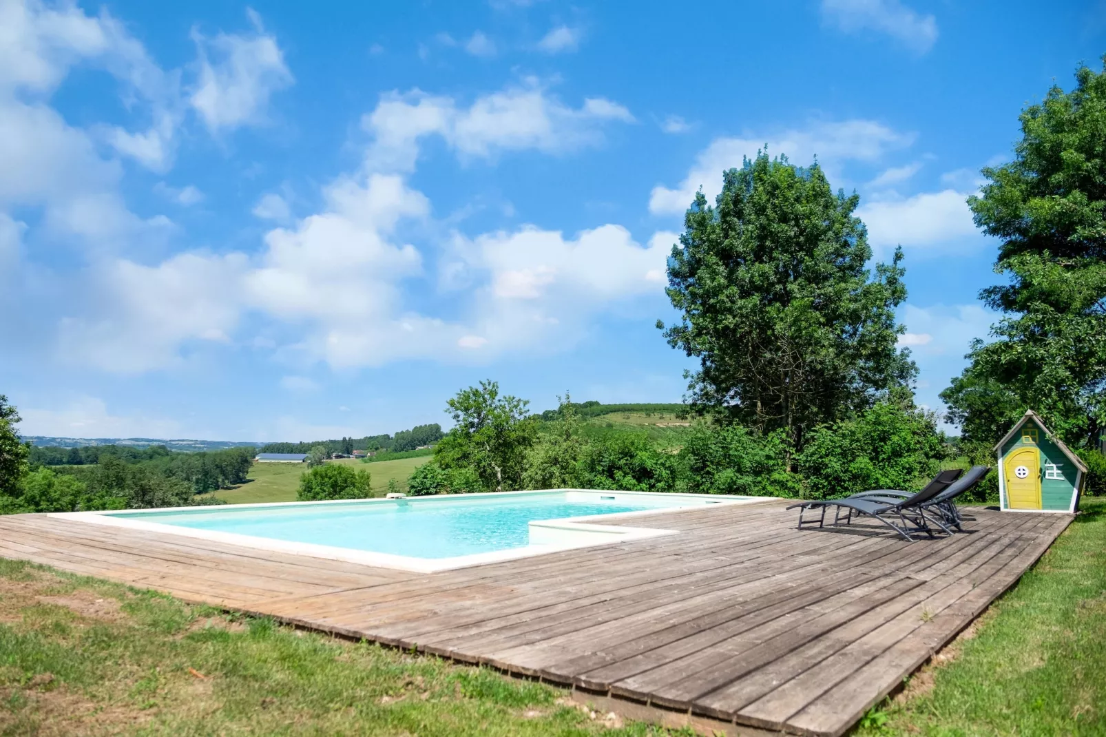 Maison de charme avec piscine à Coubejours-Zwembad