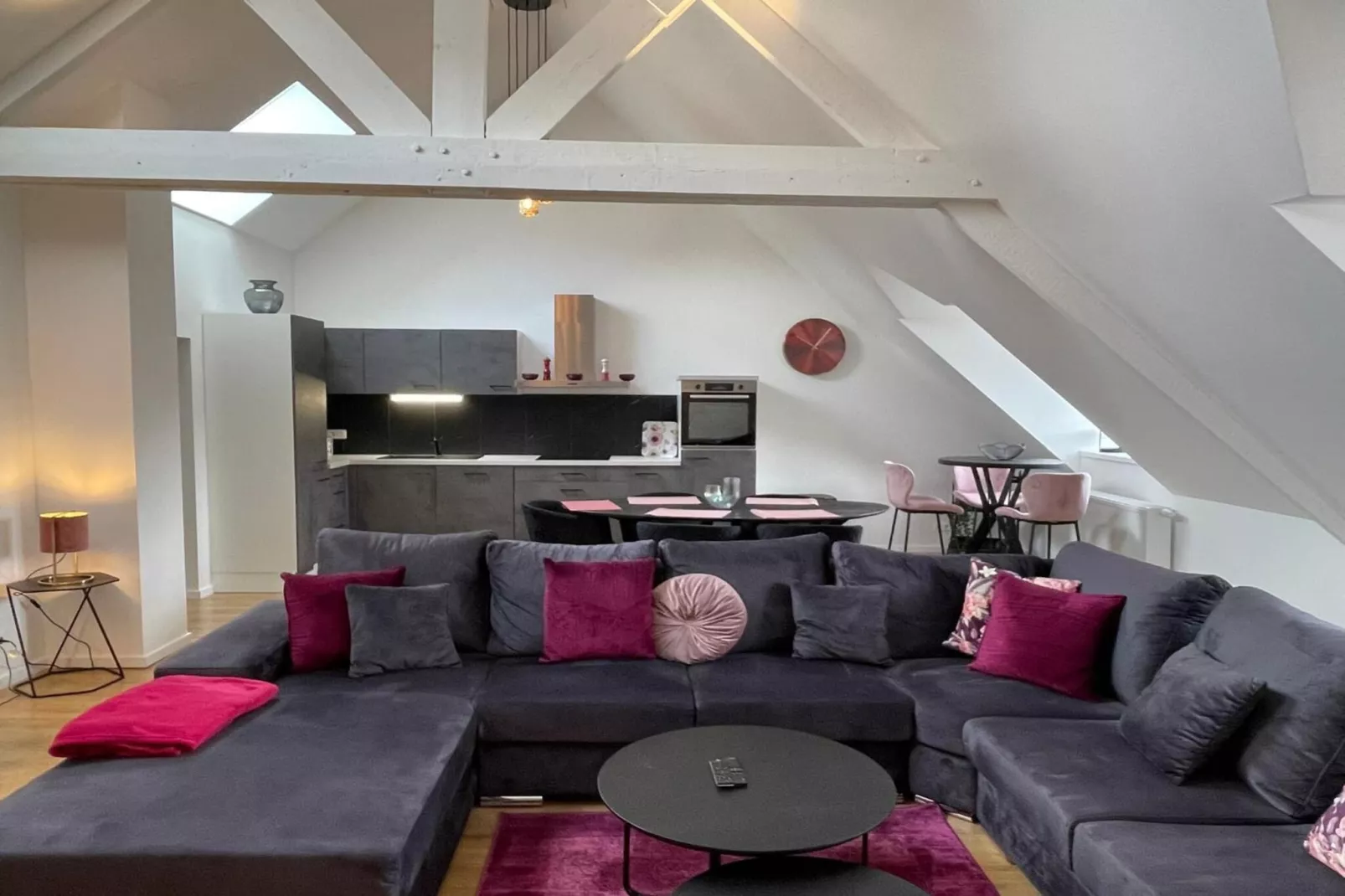 Rooftop Purple-Woonkamer