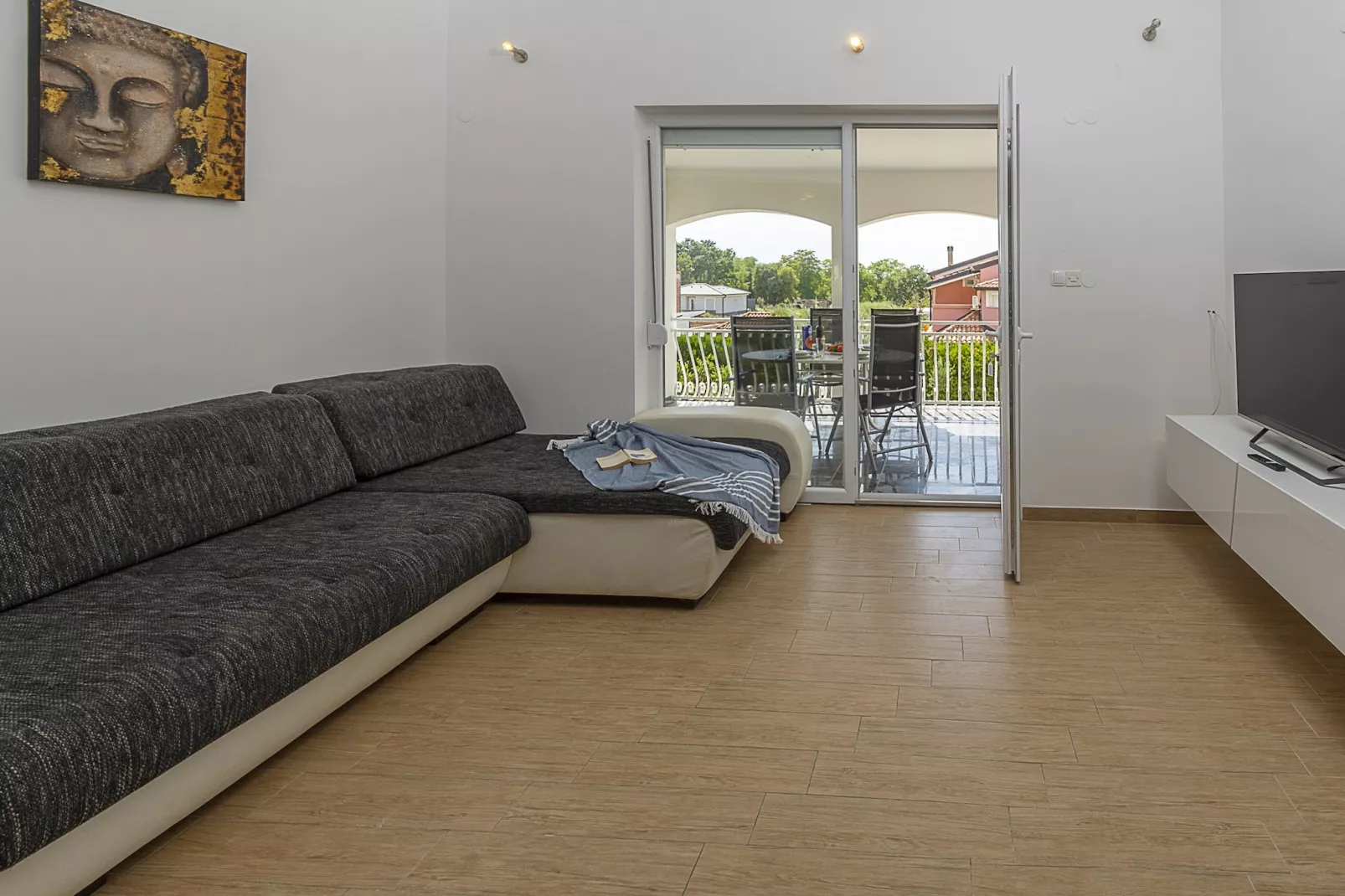 Villa Susanne with Private Pool-Woonkamer