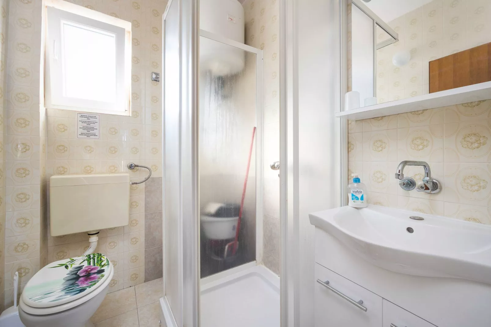 Apartments Anna - One Bedroom Apartment-Badkamer