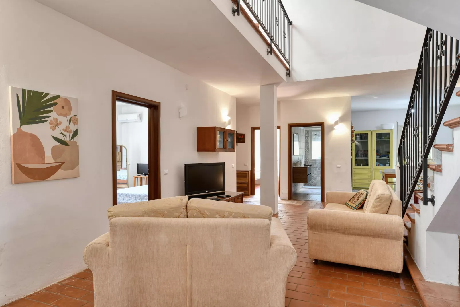 Villa Giugiò mit Privatpool-Woonkamer