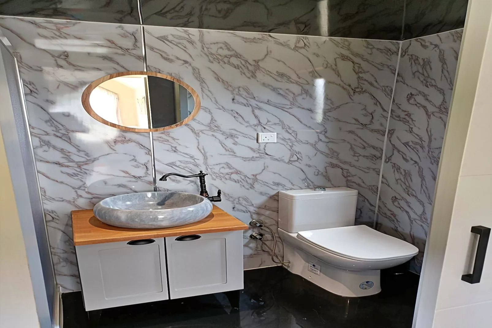 Little Dunley - The Tiny House-Badkamer