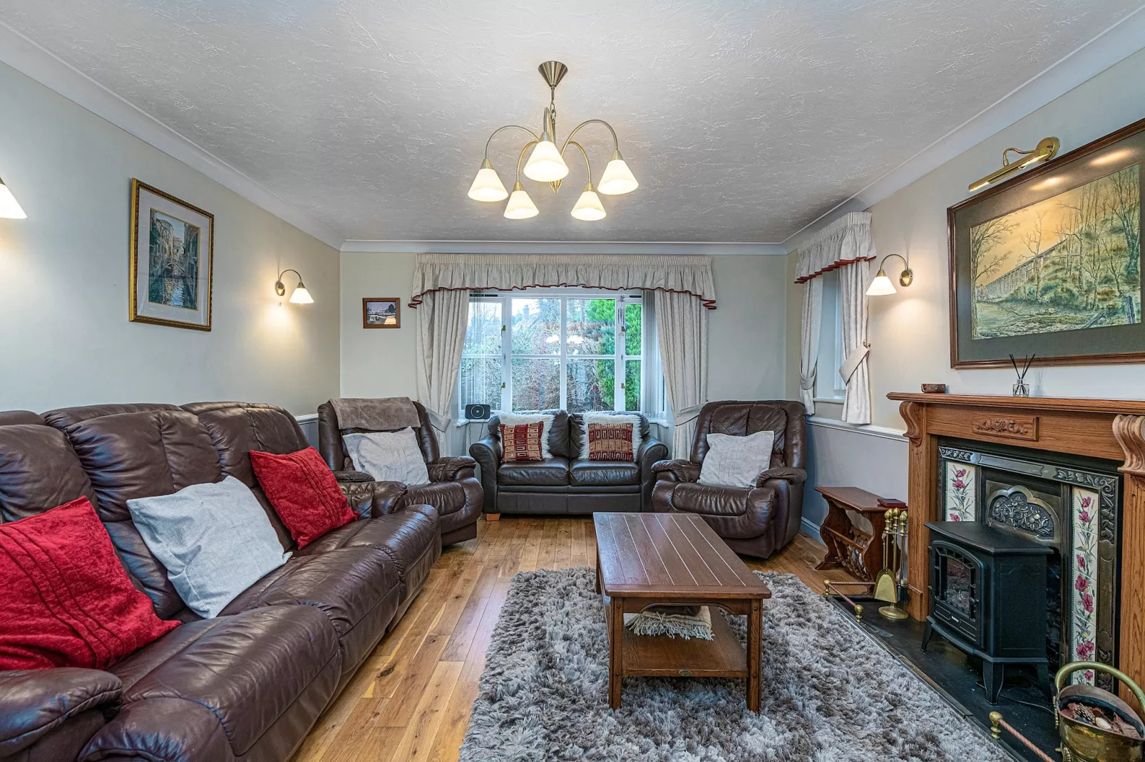 The Beeches-Woonkamer