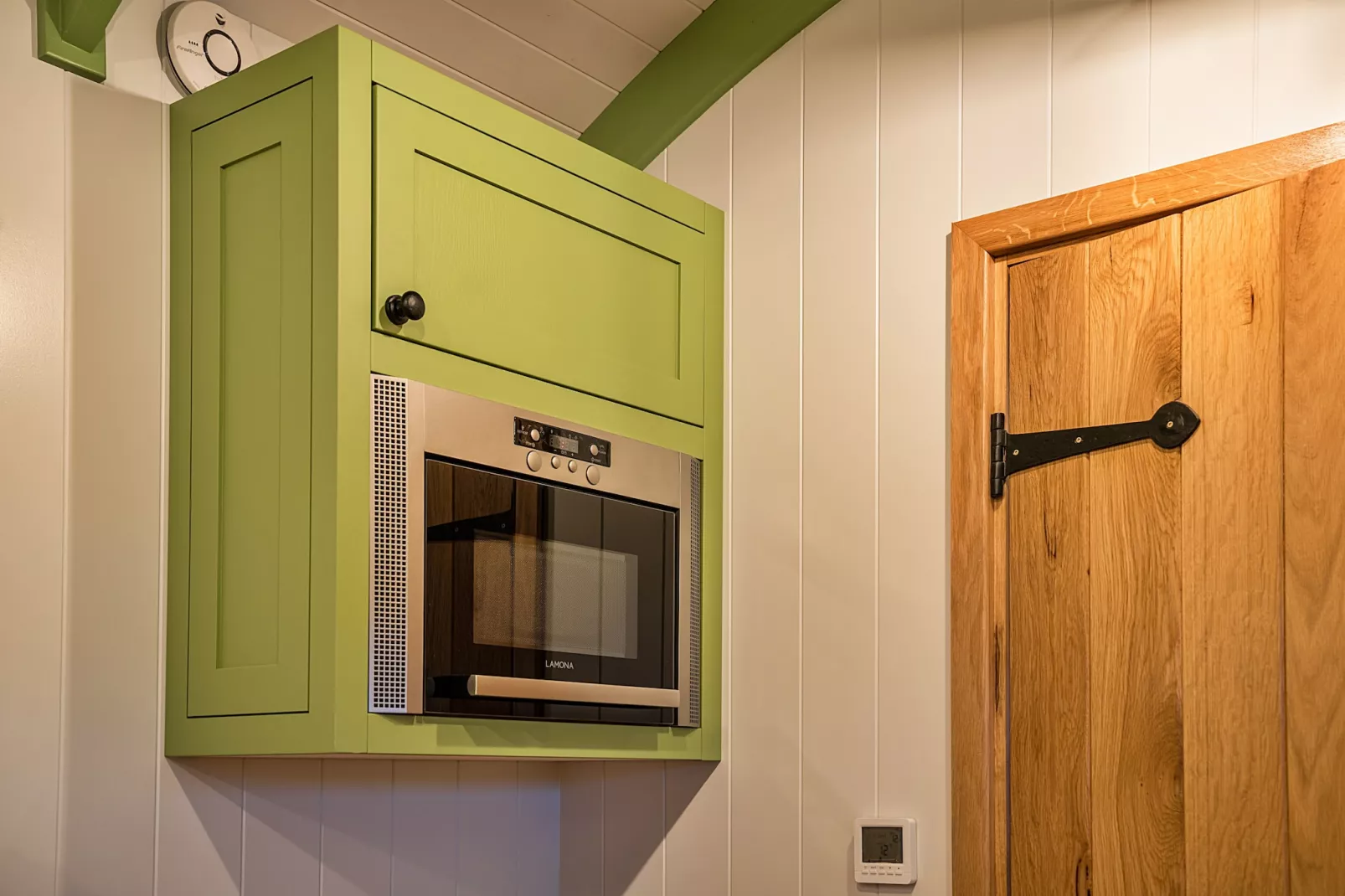 The Shepherd's Hut at Northcombe Farm-Keuken