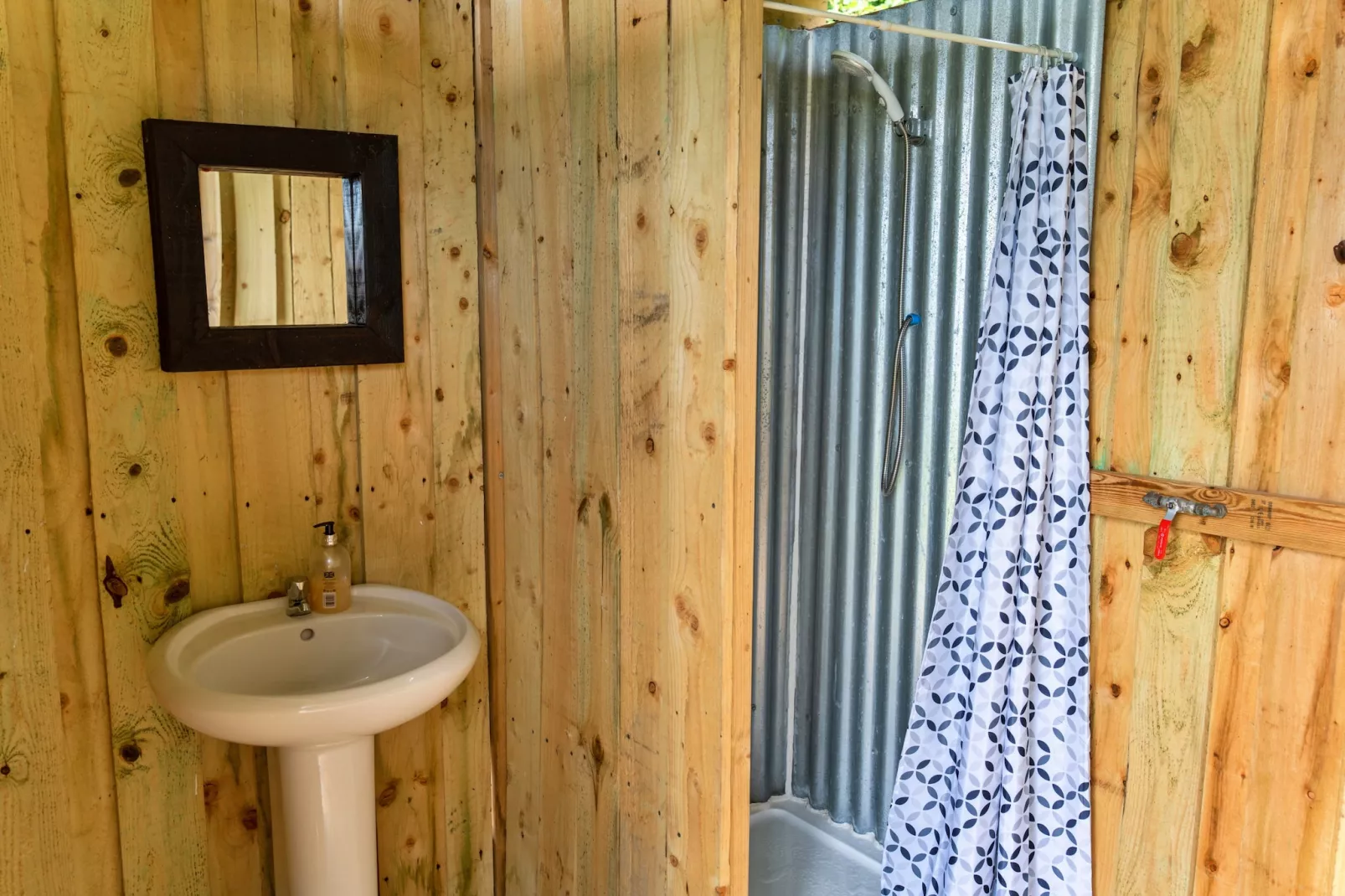 Ash Lotus Belle Tent-Badkamer