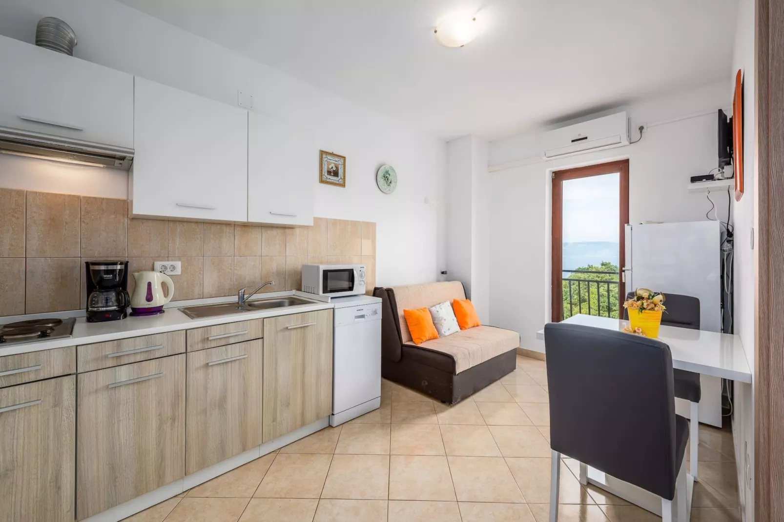 Lara 7 - Shared Pool, Sauna, Jacuzzi-Keuken