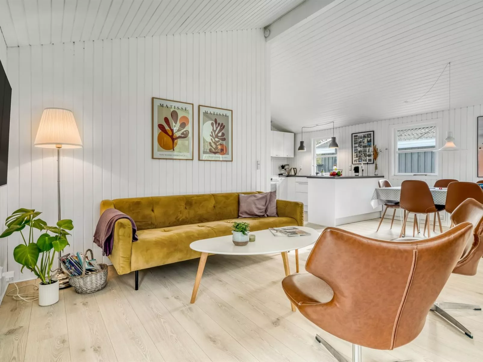 "Annamie" - 1.8km from the sea-Binnen