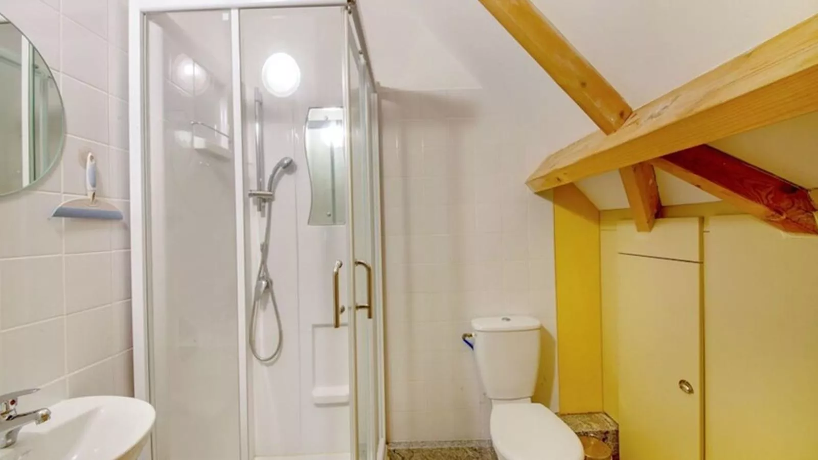 Lac Bleu Nr 38-Badkamer