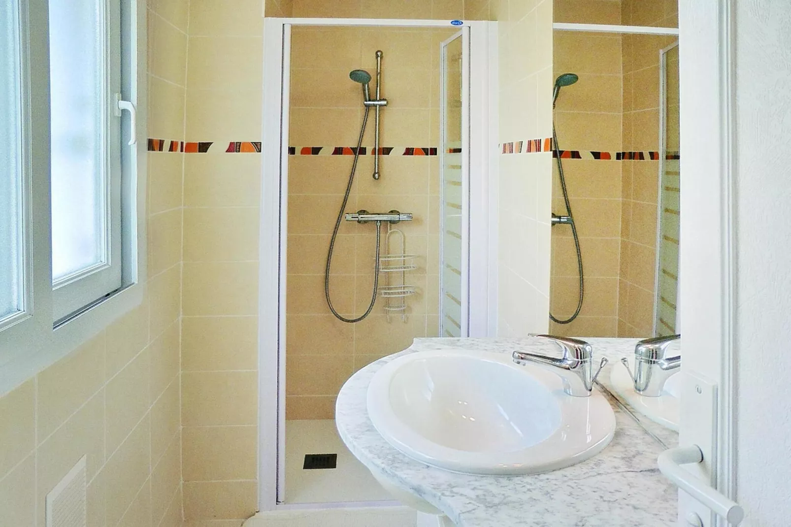 Holiday home Plouhinec-Badkamer