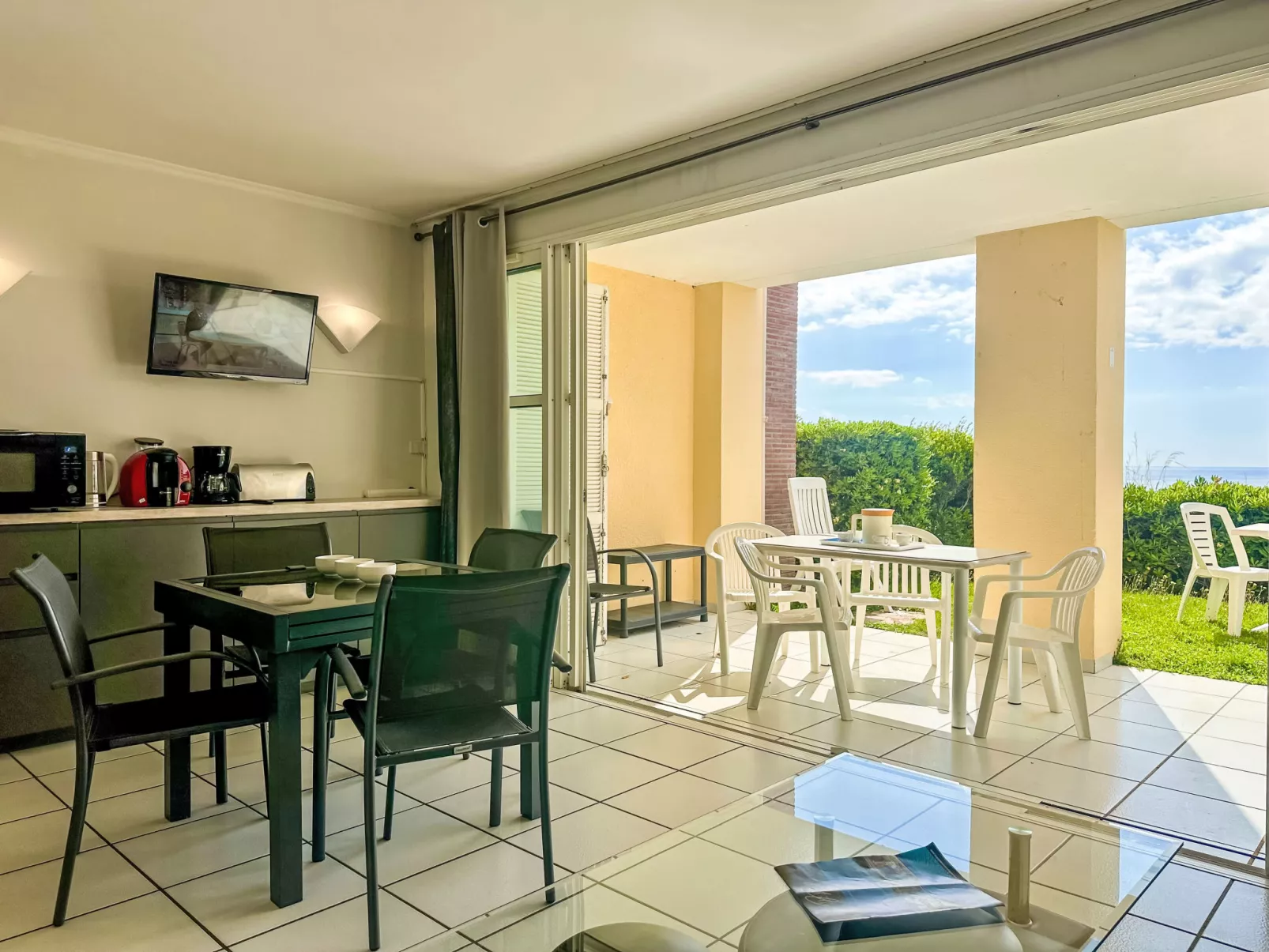 Les Bastides (I3 049)-Binnen