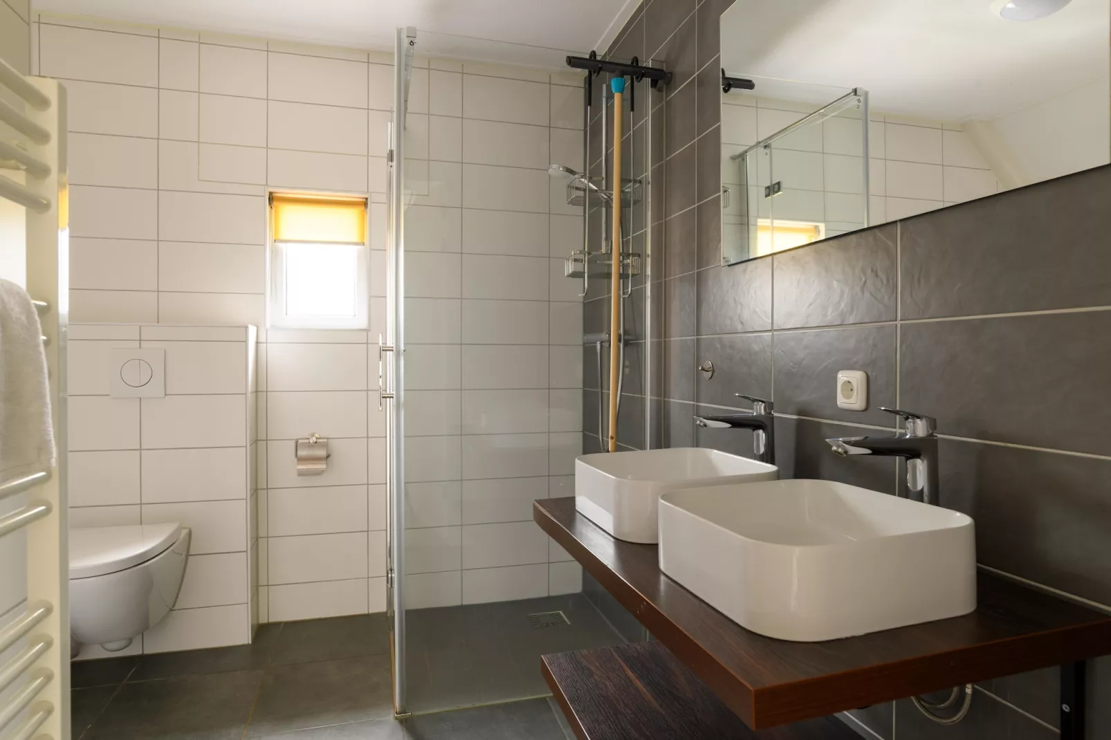 Resort Maastricht 13-Badkamer