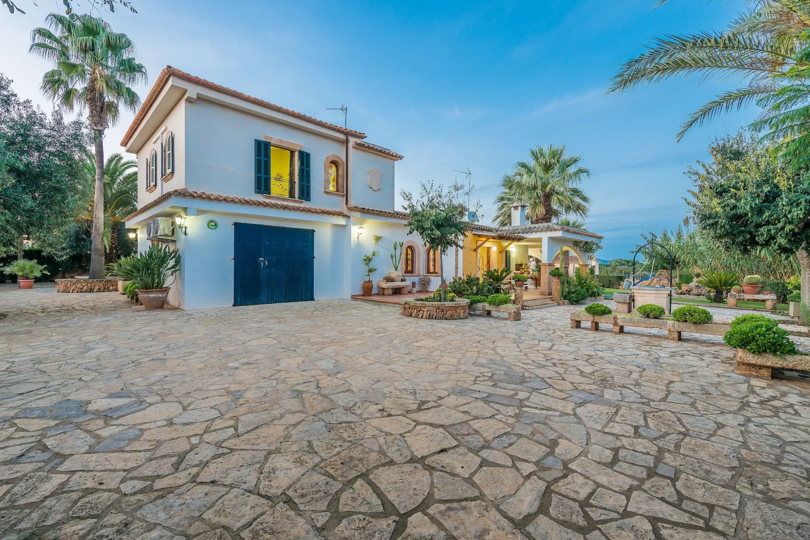 Santa Eulalia Petit-Buitenkant zomer