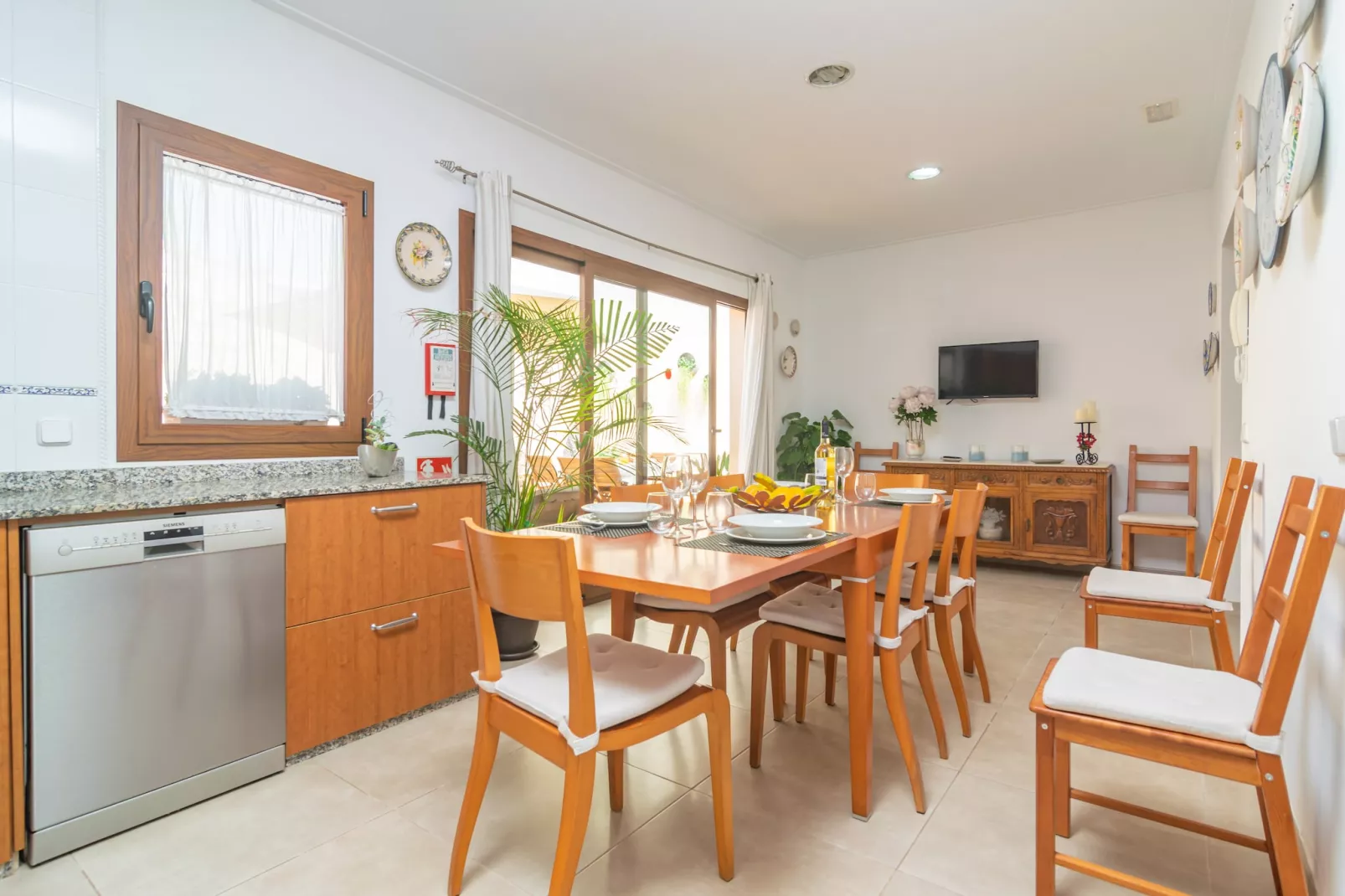 Villa Placeta 6-Eetkamer