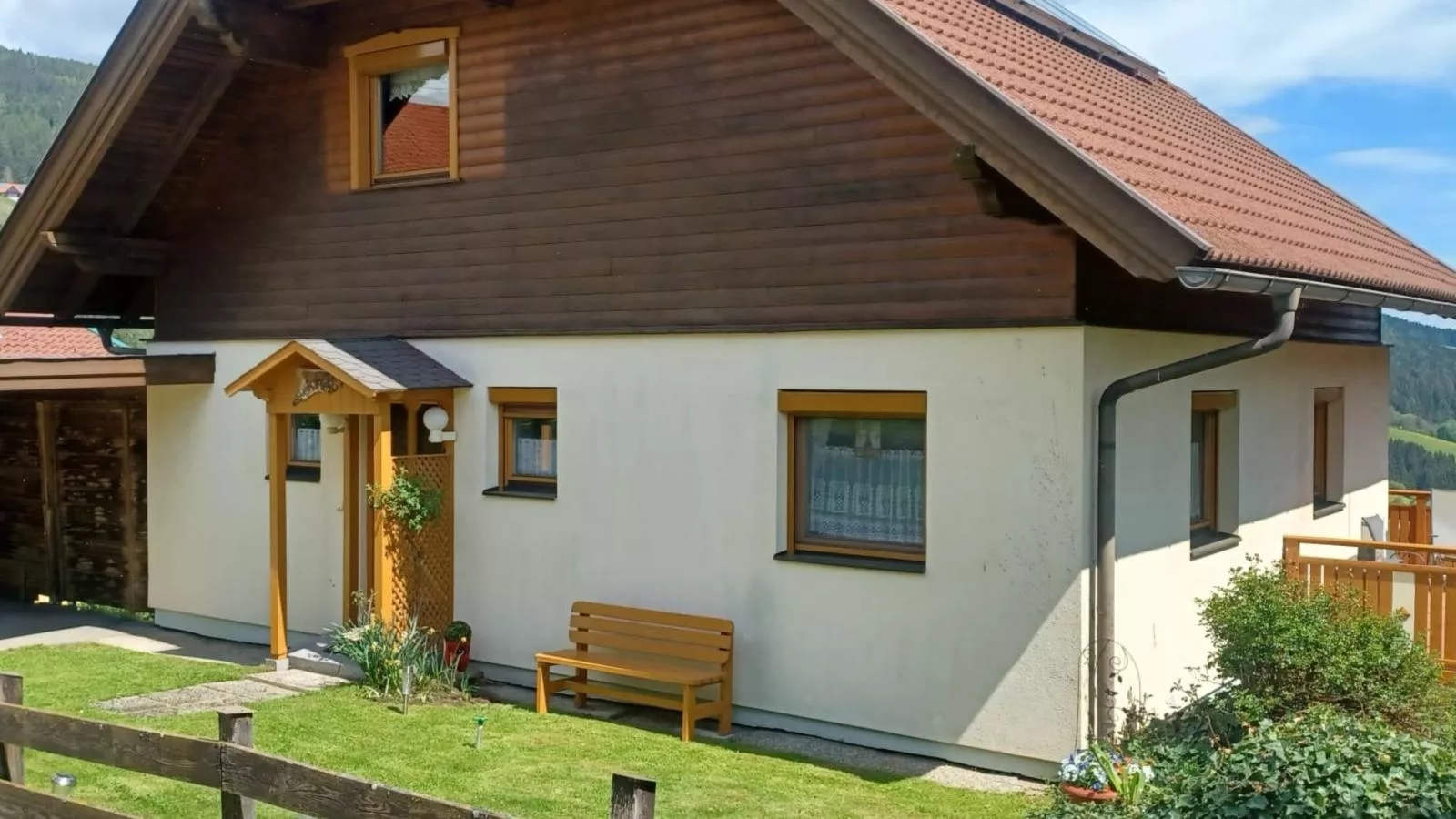 Landhaus zur Sonne-Buitenkant zomer