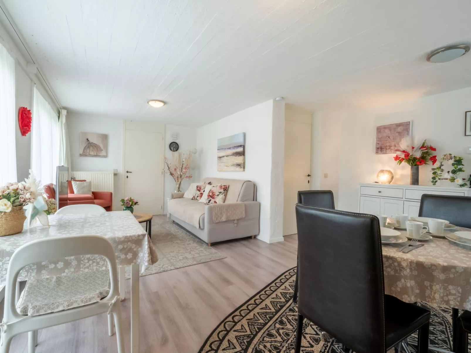 Zeelucht with private garden-Binnen