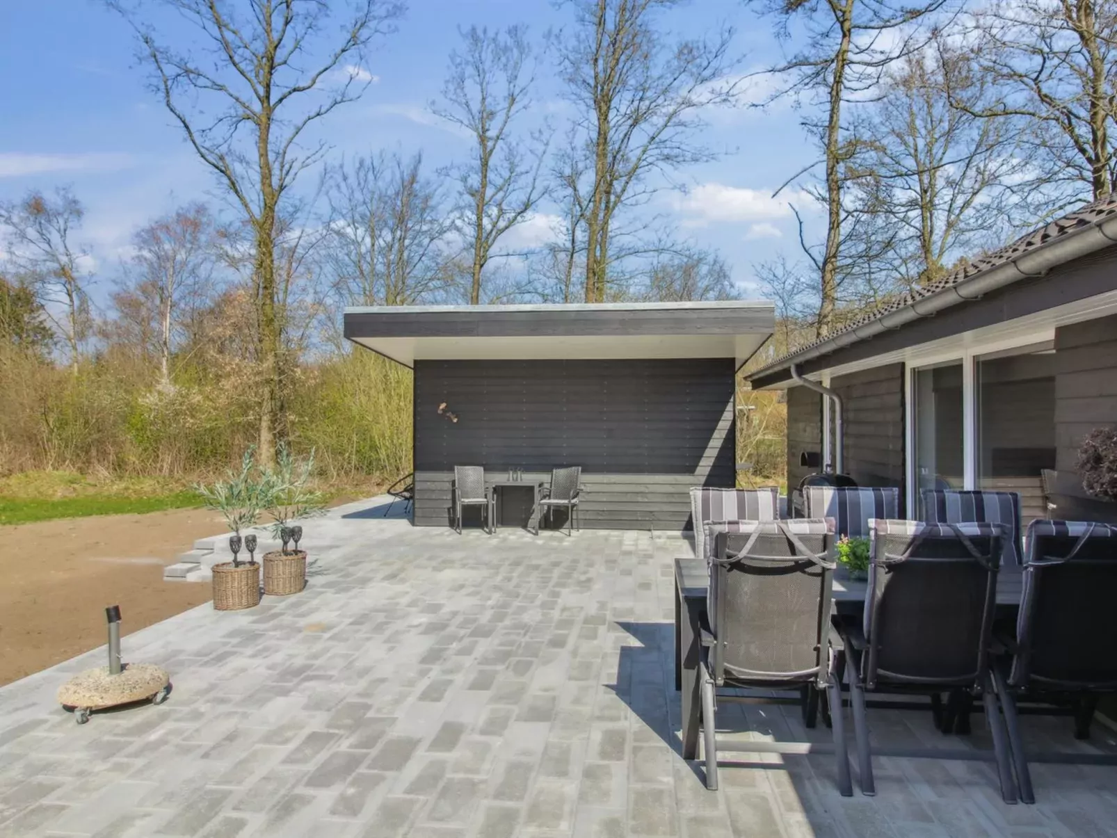 "Solvejg" - 30km from the sea-Buiten