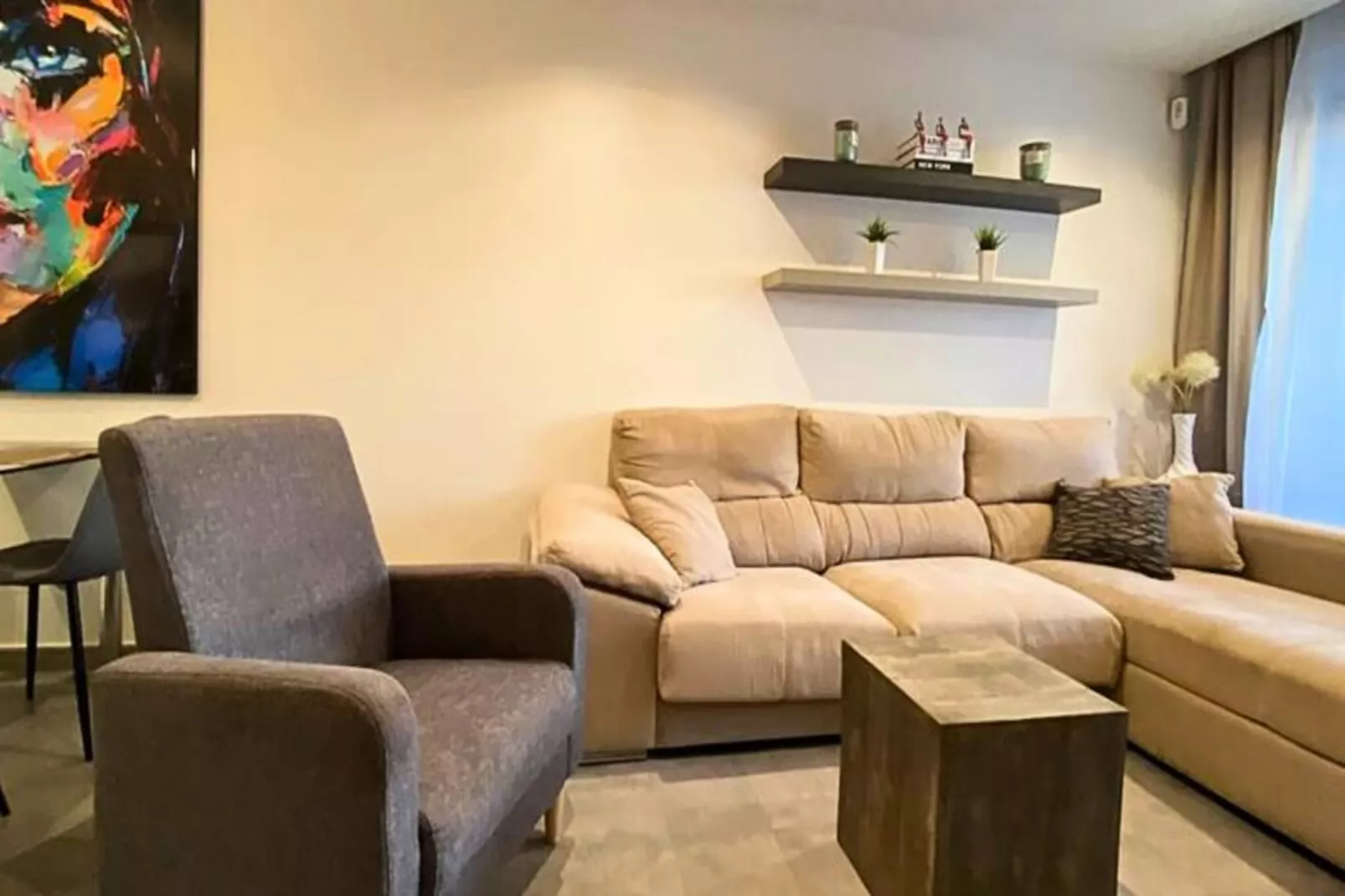 Appartement Moderne Avec Piscine, Terrasse Et Solarium-Image-tags.