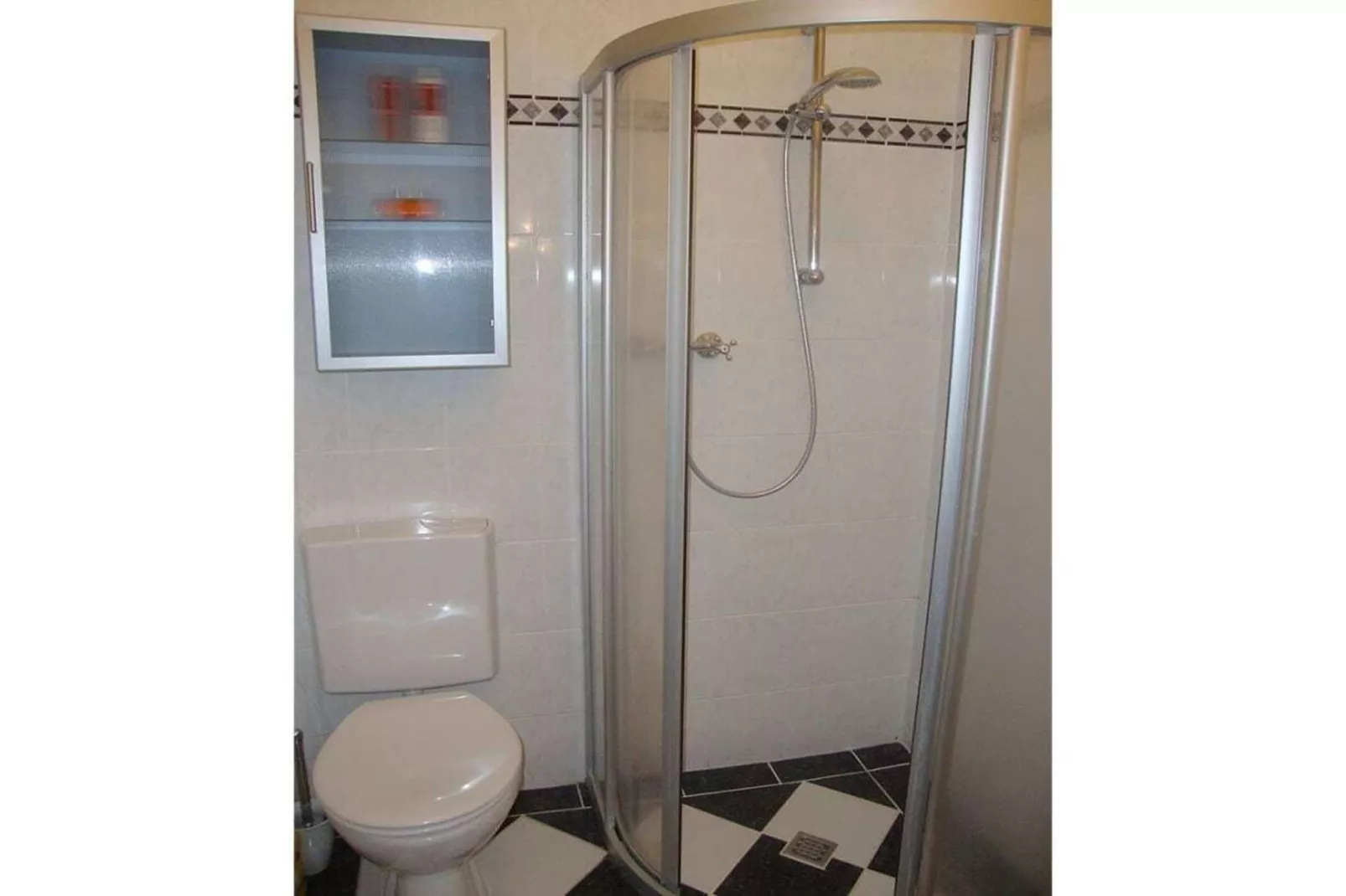12801-Badkamer